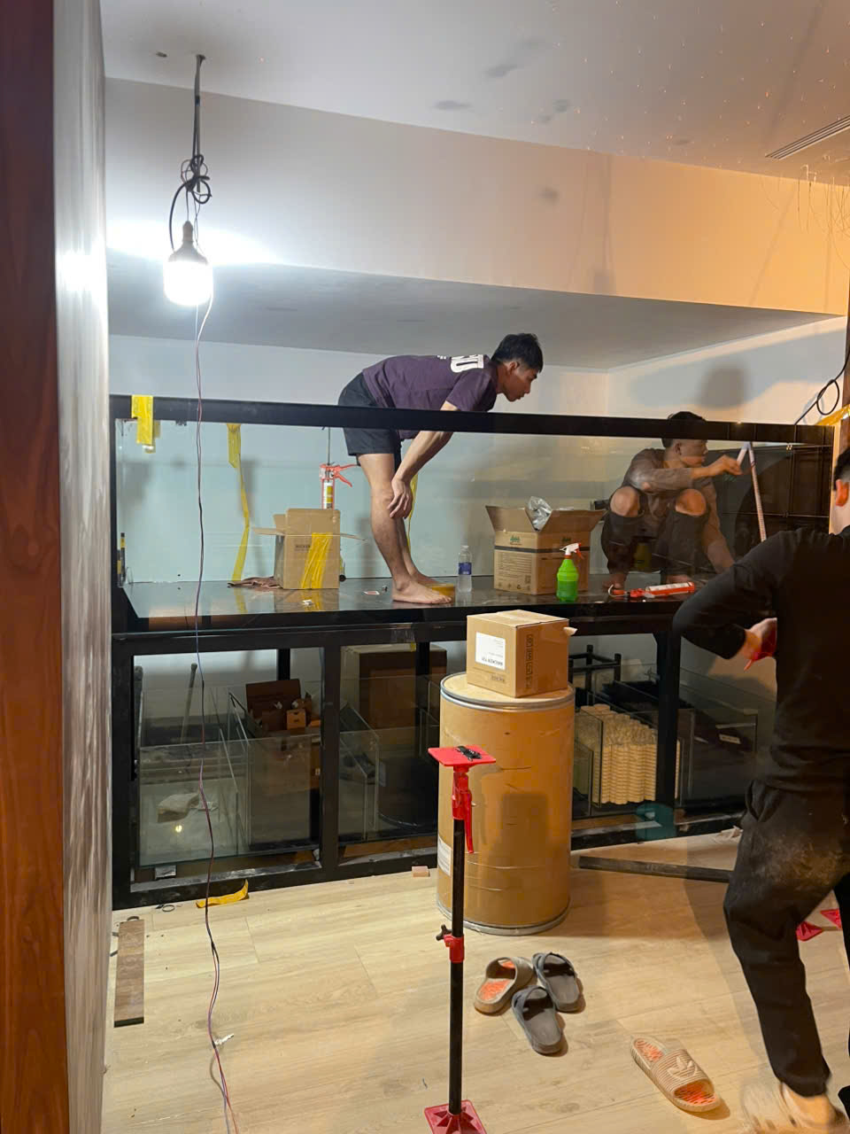 Kính Gia Khánh - Nơi thi công bể cá to nhất